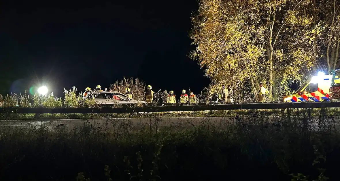 Twee auto's betrokken bij ongeval op snelweg - Foto 3