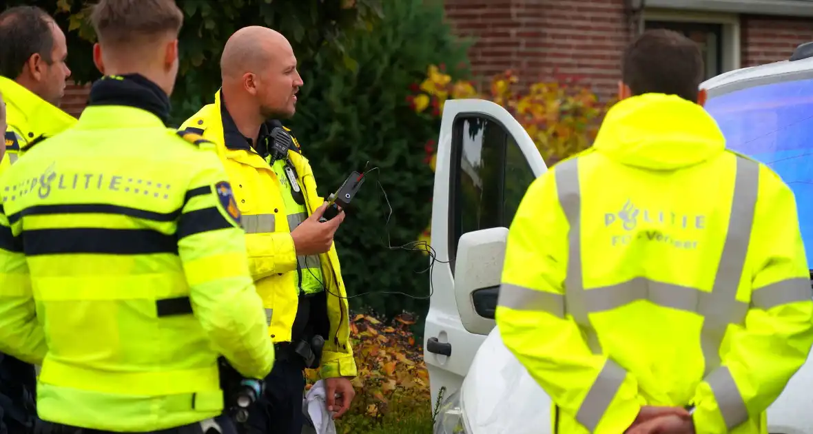 Fietser zwaargewond naar aanrijding met bestelbus - Foto 6