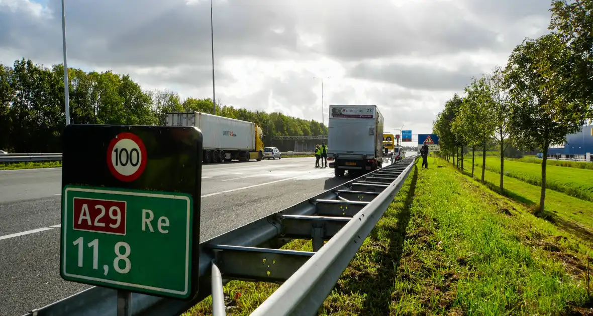 Cabine van meubelbezorger volledig uitgebrand op snelweg - Foto 9