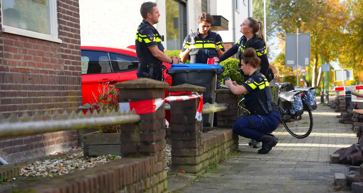 Politieonderzoek bij woning na reanimatie - Foto 4