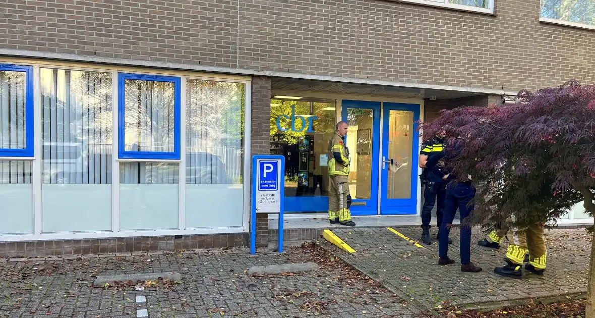 Brandweer verricht metingen in examencentrum - Foto 3