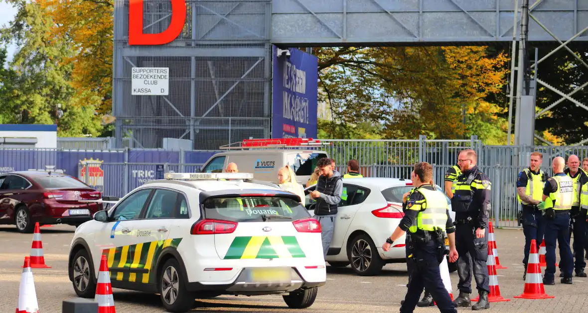 Grote verkeerscontrole in stad - Foto 10