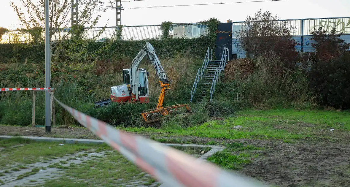 Lichaam gevonden tijdens baggerwerkzaamheden in sloot - Foto 3