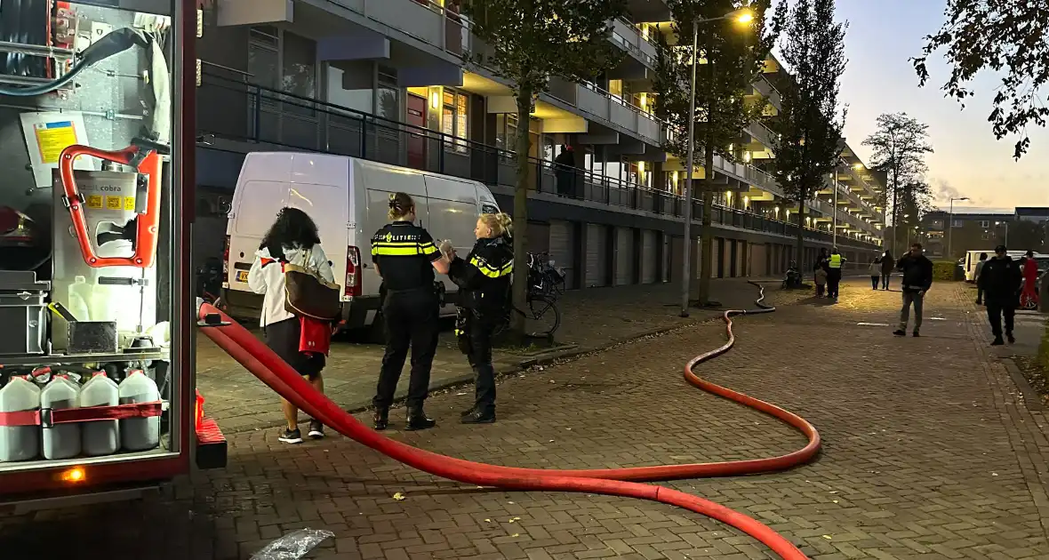 Balkonbrand slaat over naar buren - Foto 2