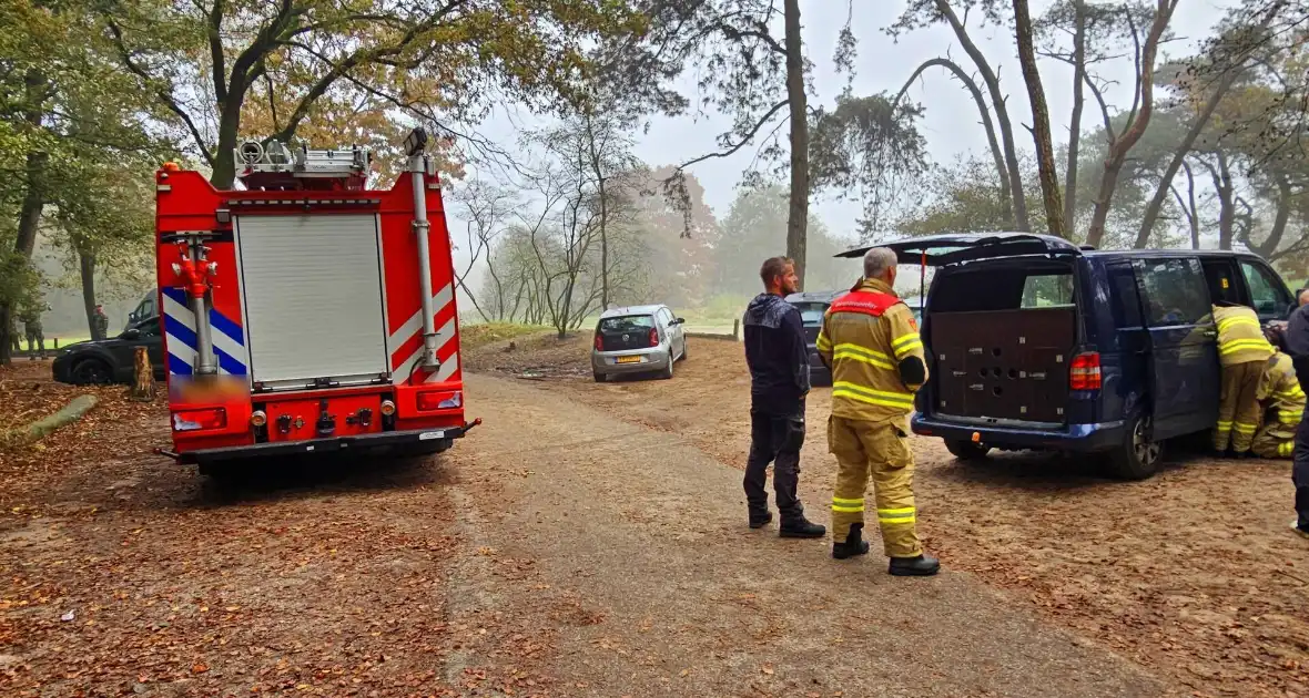 Brandweer redt hond uit benarde situatie - Foto 4