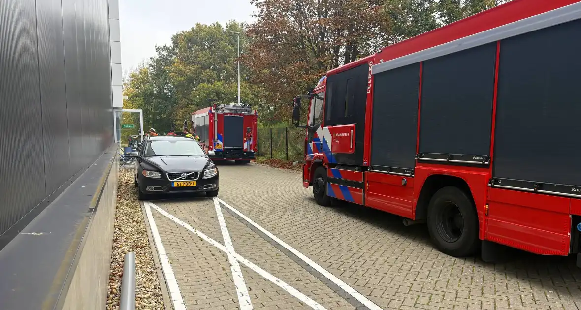 Knal gevolgd door brandmelding in bedrijfspand - Foto 1