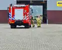 Brandweer doet onderzoek naar gaslucht in bedrijfspand