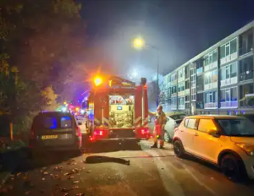 Flat ontruimd bij zeer grote brand in flat na explosie