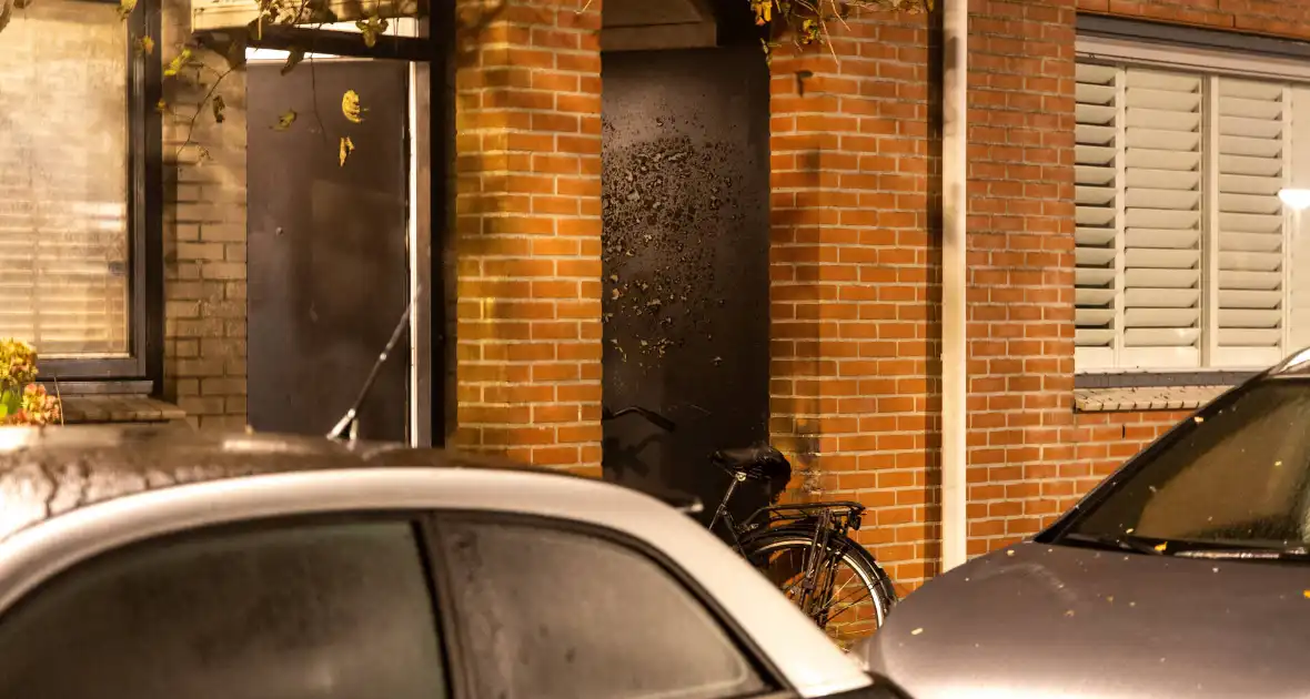 Bewoners ongedeerd na explosie bij woning - Foto 3