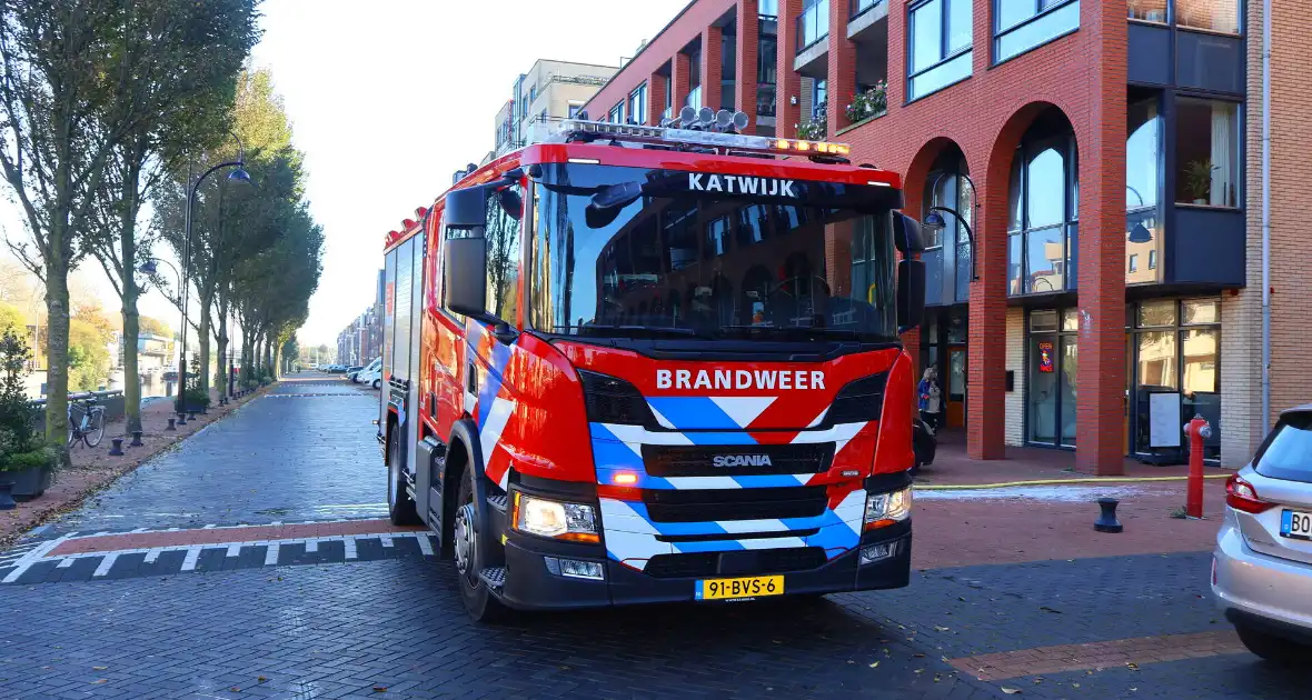 Oldtimer verliest brandstof in parkeergarage - Foto 7