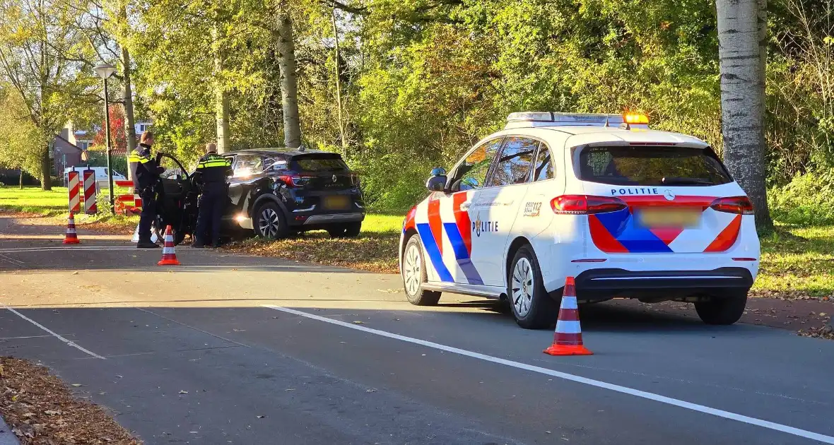 Bestuurster verliest controle en botst tegen verkeersbord - Foto 4