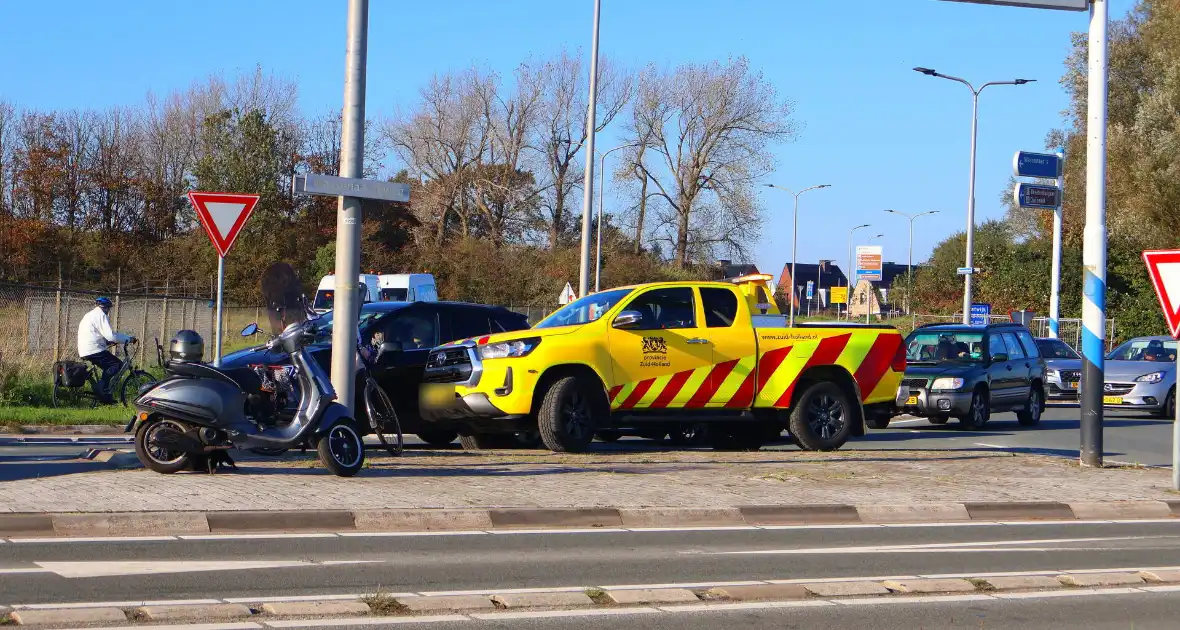 Fietser loopt flinke hoofdwond op na val van fiets