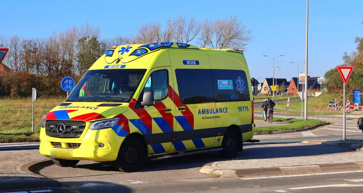 Fietser loopt flinke hoofdwond op na val van fiets - Foto 1