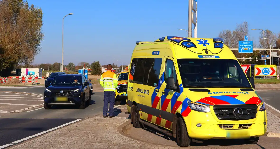 Fietser loopt flinke hoofdwond op na val van fiets - Foto 3