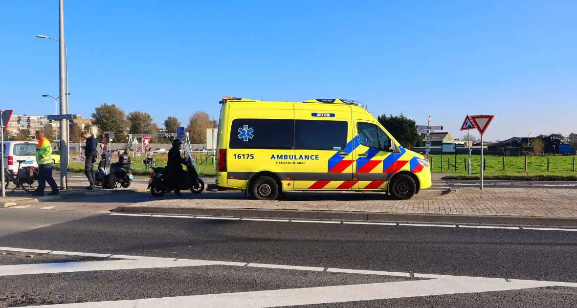 Fietser loopt flinke hoofdwond op na val van fiets - Foto 5