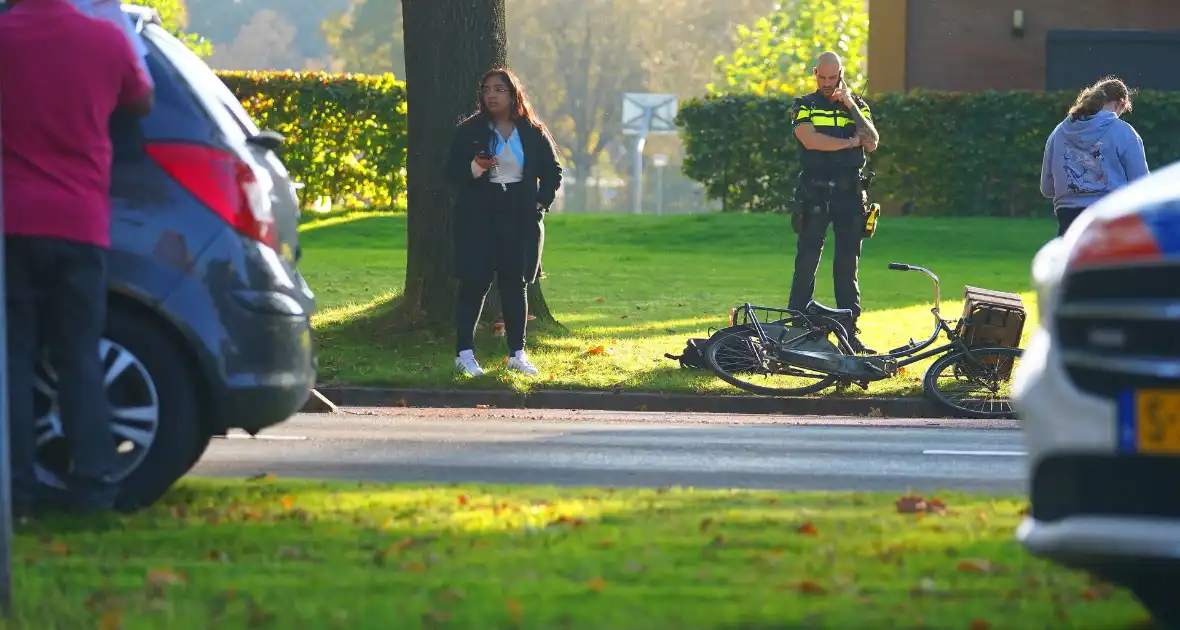 Fietsster ten val bij aanrijding op kruising - Foto 3