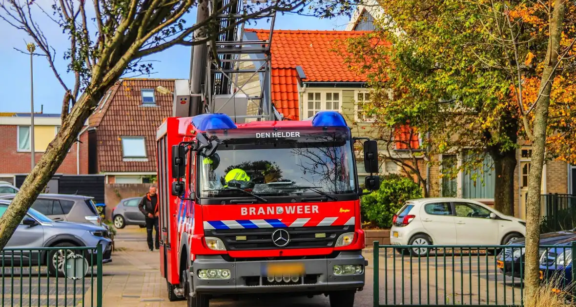 Brandweer redt kind uit boom - Foto 4