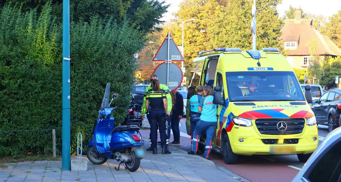 Motorrijder gewond bij botsing met scooter - Foto 4