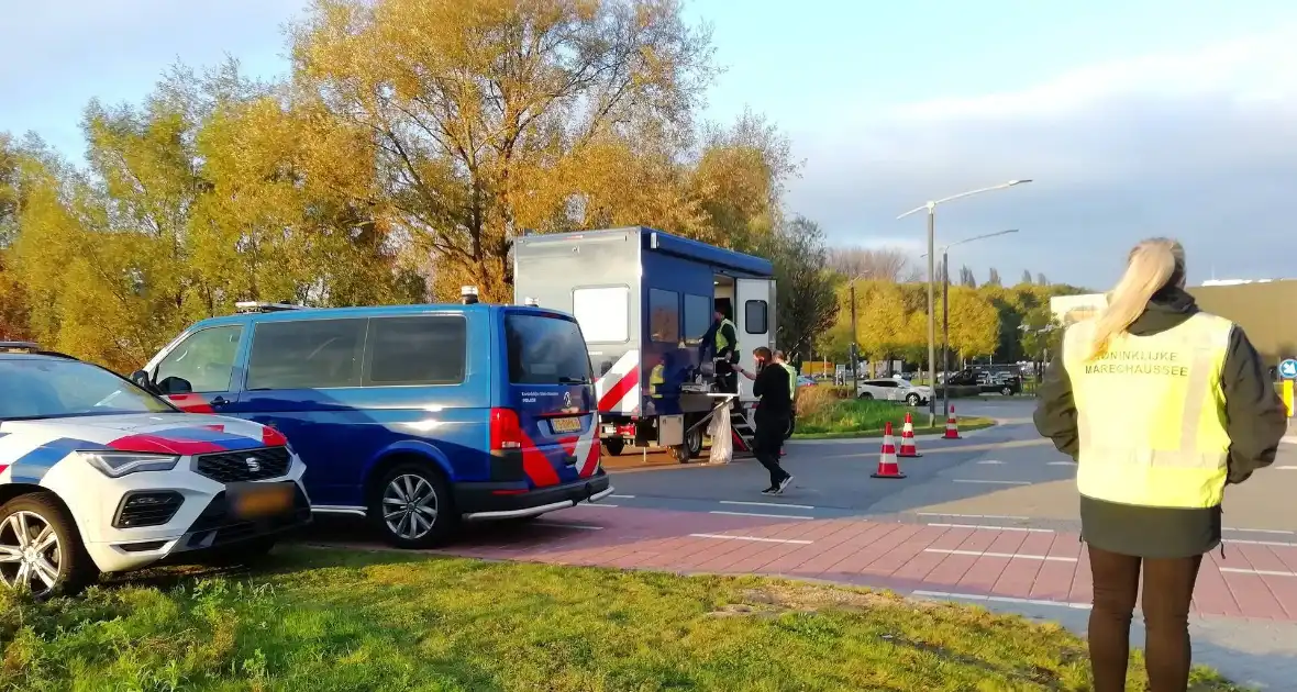 Grote verkeerscontrole door Koninklijke Marechaussee - Foto 1