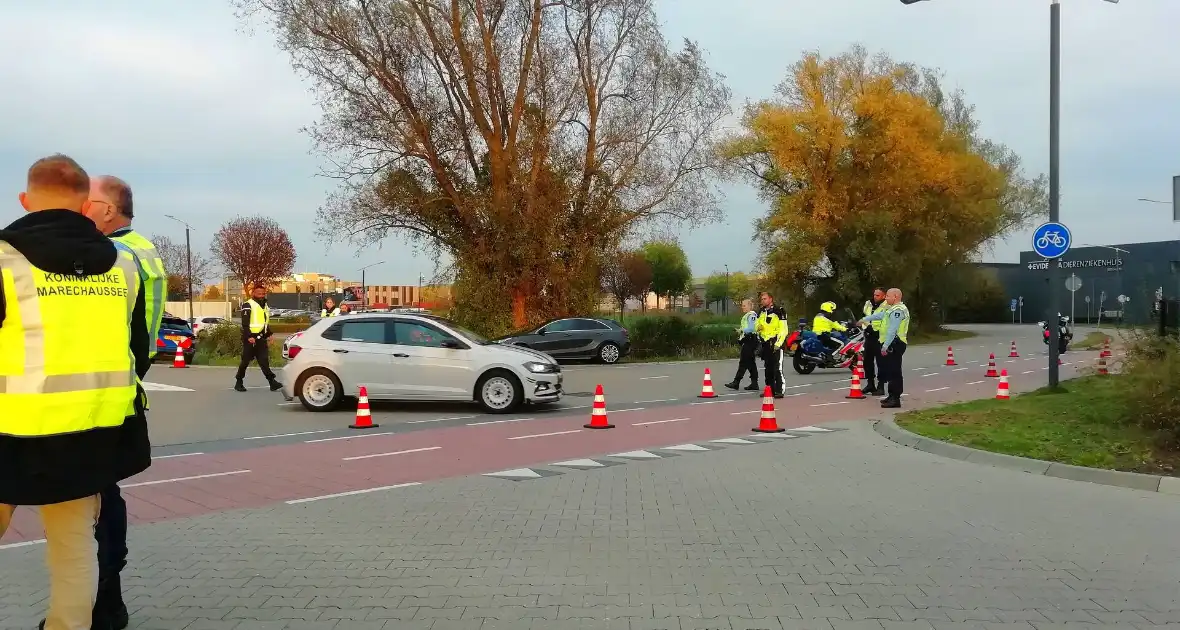 Grote verkeerscontrole door Koninklijke Marechaussee - Foto 3