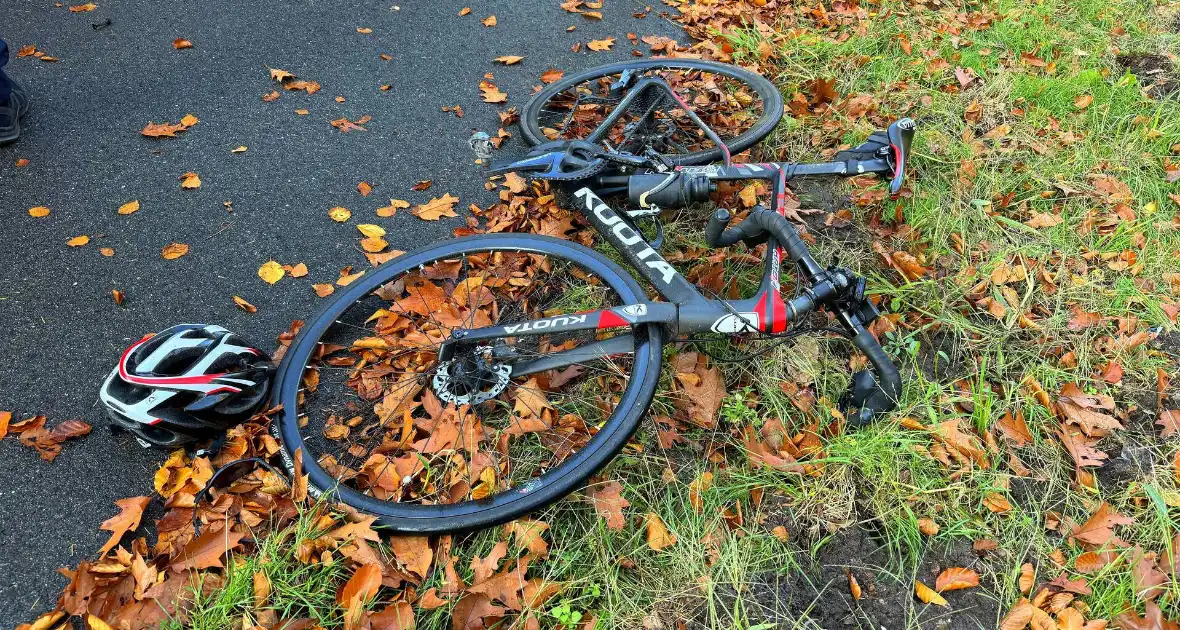 Fatbiker en wielrenner botsen frontaal op elkaar - Foto 4