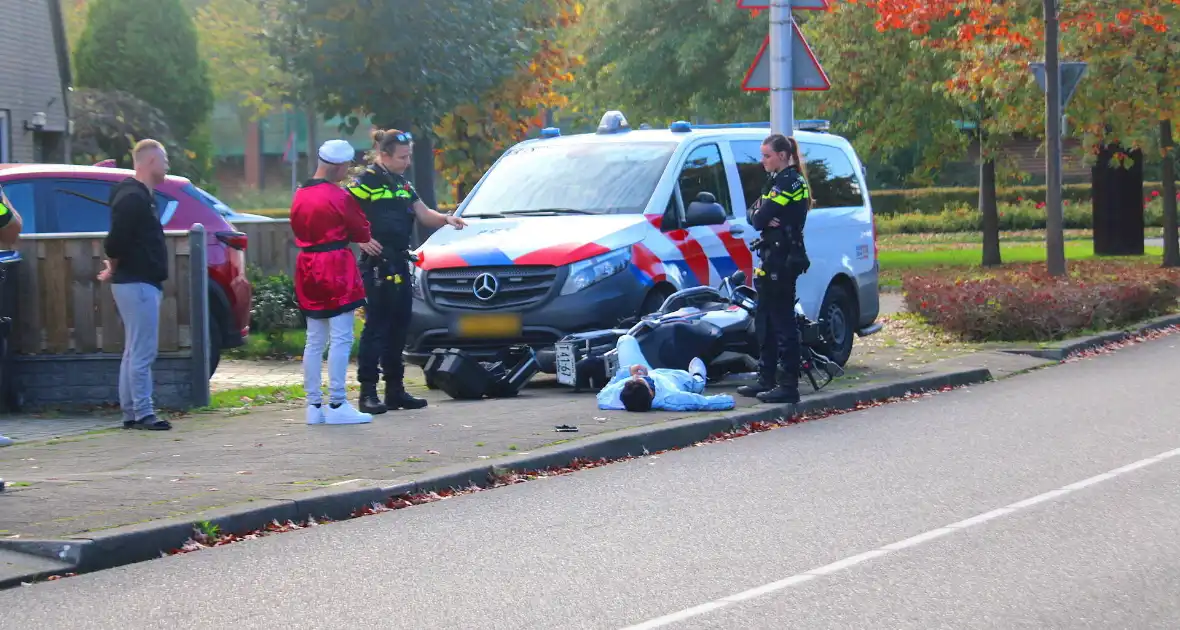 Vluchtende motorrijder komt ten val - Foto 3