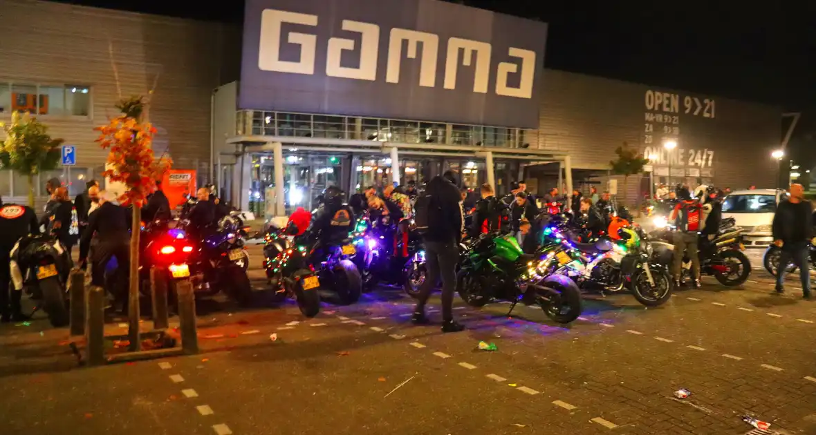 Veel politie aanwezig bij grote motor meeting - Foto 3