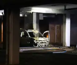 Woningen ontruimd door brand in parkeergarage