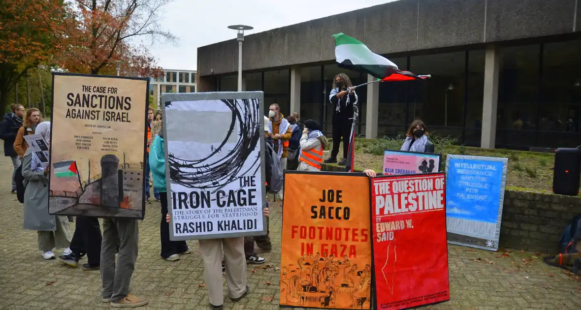 Pro Palestina demonstratie bij Nijmeegse Universiteit - Foto 4