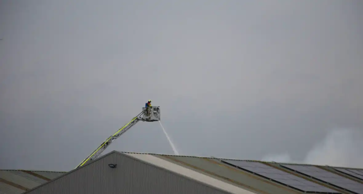 Zeer grote brand bij coatingbedrijf - Foto 1