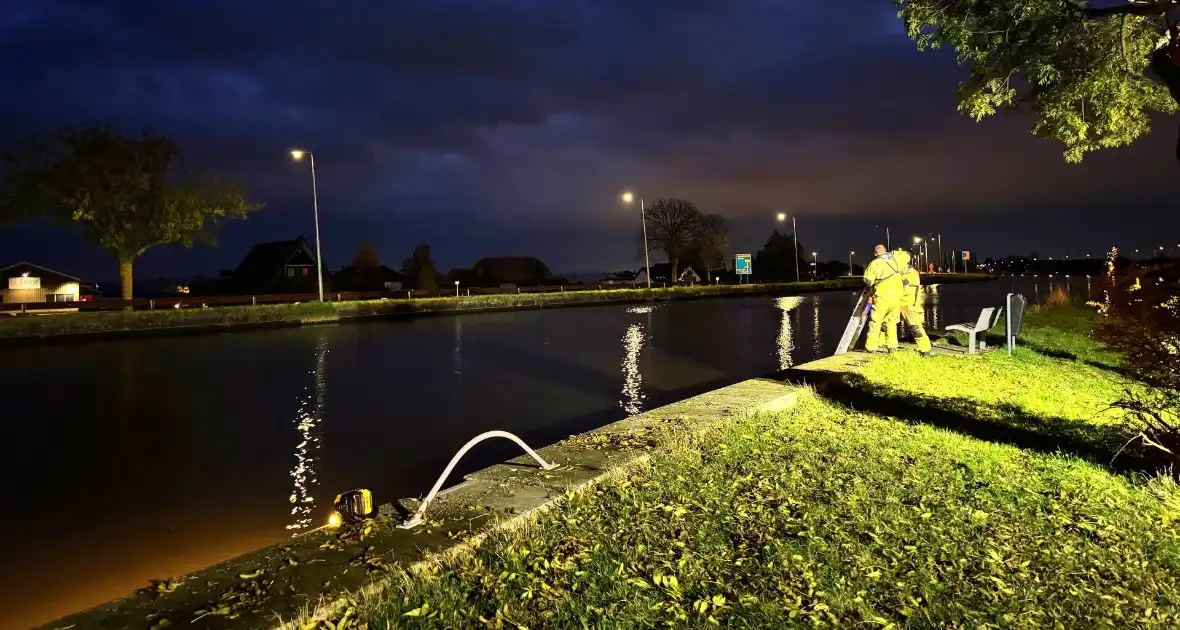 Zoektocht door duikers naar persoon te water - Foto 3