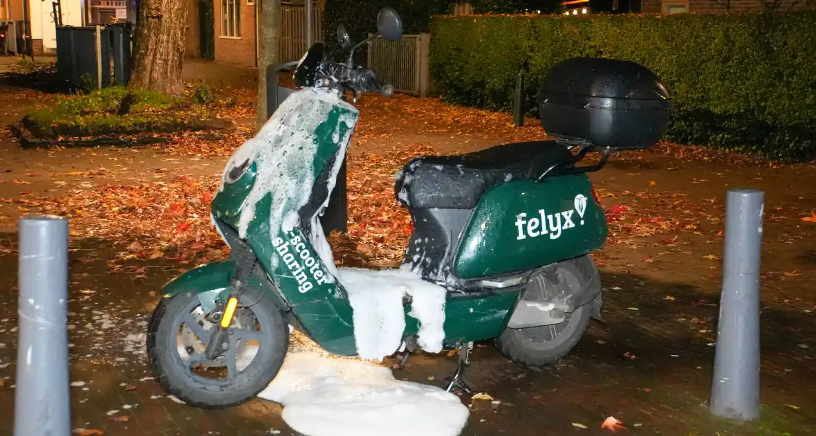 Brandweer blust deelscooter