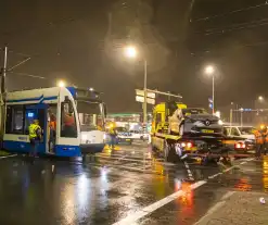 Tram ontspoord na aanrijding met personenauto