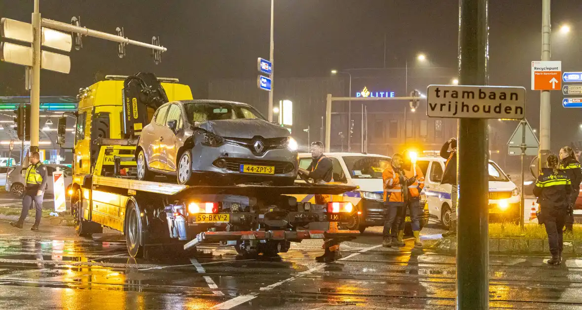 Tram ontspoord na aanrijding met personenauto - Foto 6