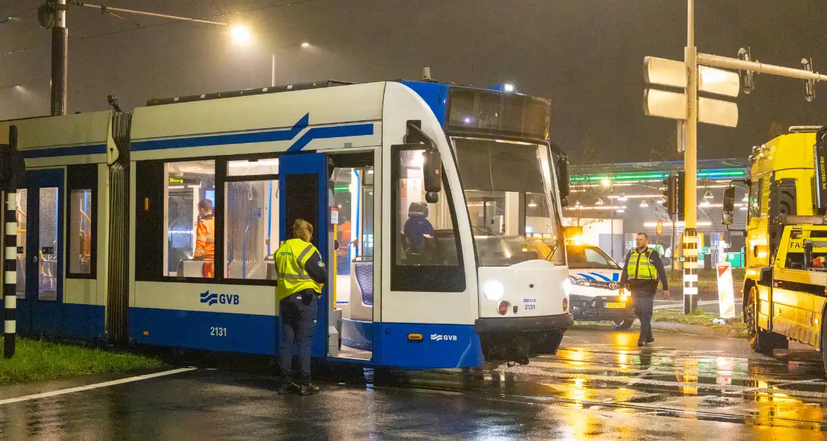 Tram ontspoord na aanrijding met personenauto - Foto 7