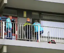 Politie ramt woning open voor ambulancedienst