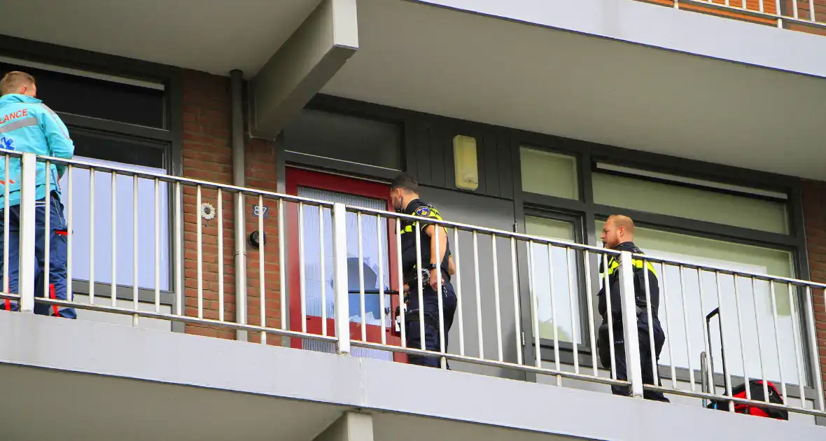 Politie ramt woning open voor ambulancedienst - Foto 10