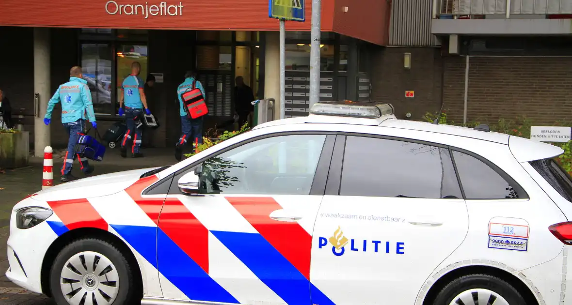 Politie ramt woning open voor ambulancedienst - Foto 12