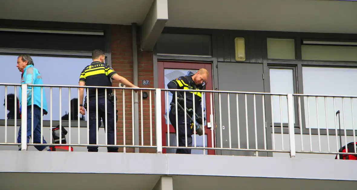 Politie ramt woning open voor ambulancedienst - Foto 2