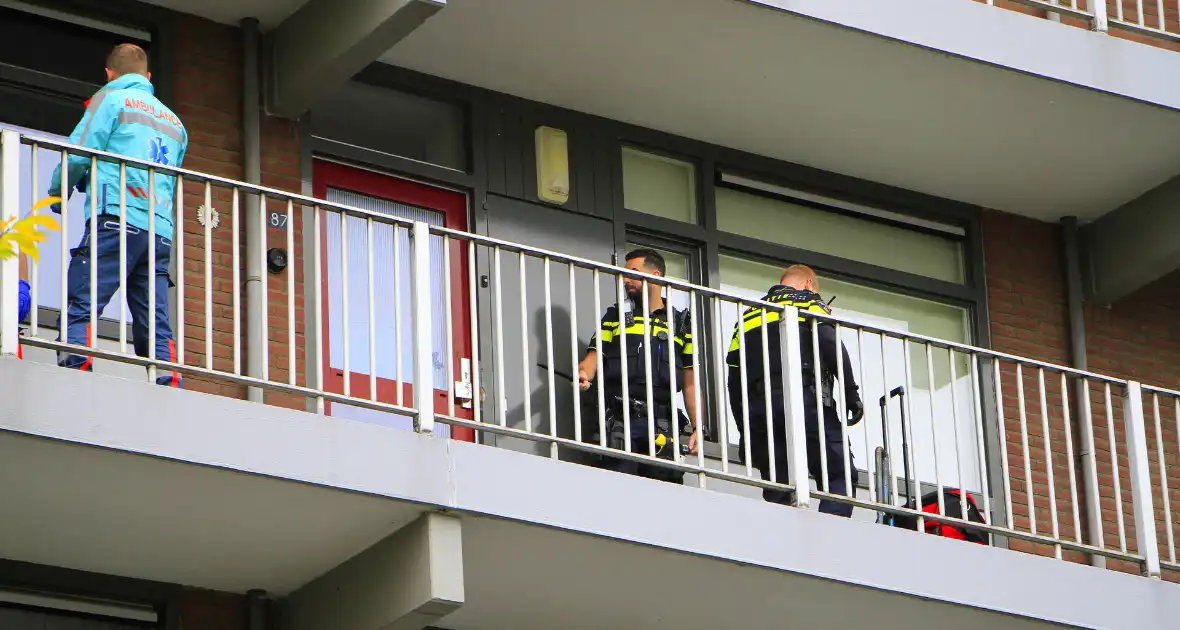 Politie ramt woning open voor ambulancedienst - Foto 4