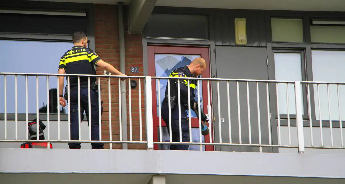 Politie ramt woning open voor ambulancedienst - Foto 6