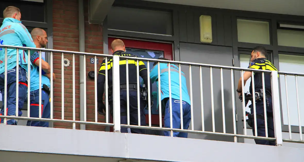 Politie ramt woning open voor ambulancedienst - Foto 8