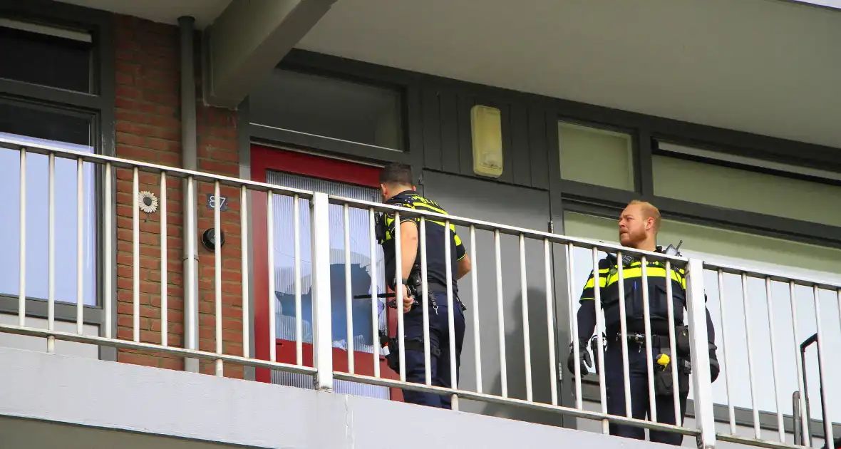 Politie ramt woning open voor ambulancedienst - Foto 9