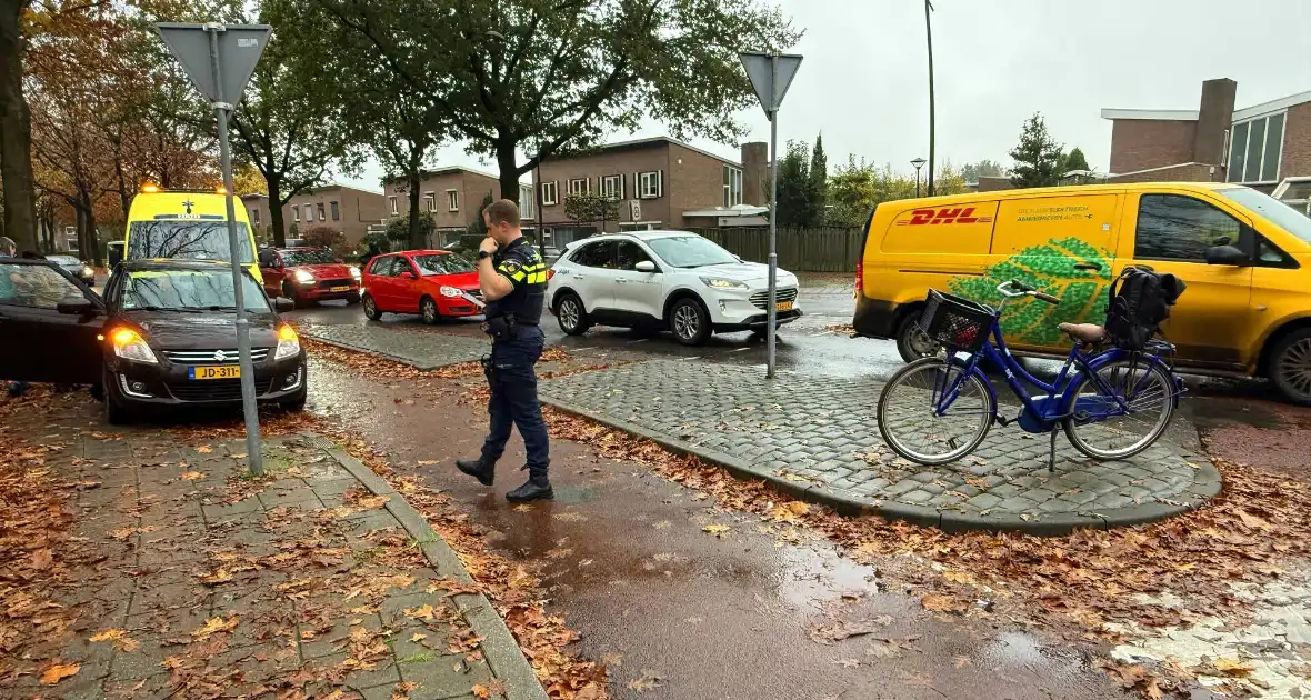 Automobilist rijdt door na scheppen van jonge fietster