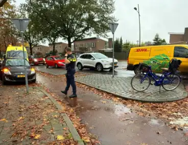 Automobilist rijdt door na scheppen van jonge fietster