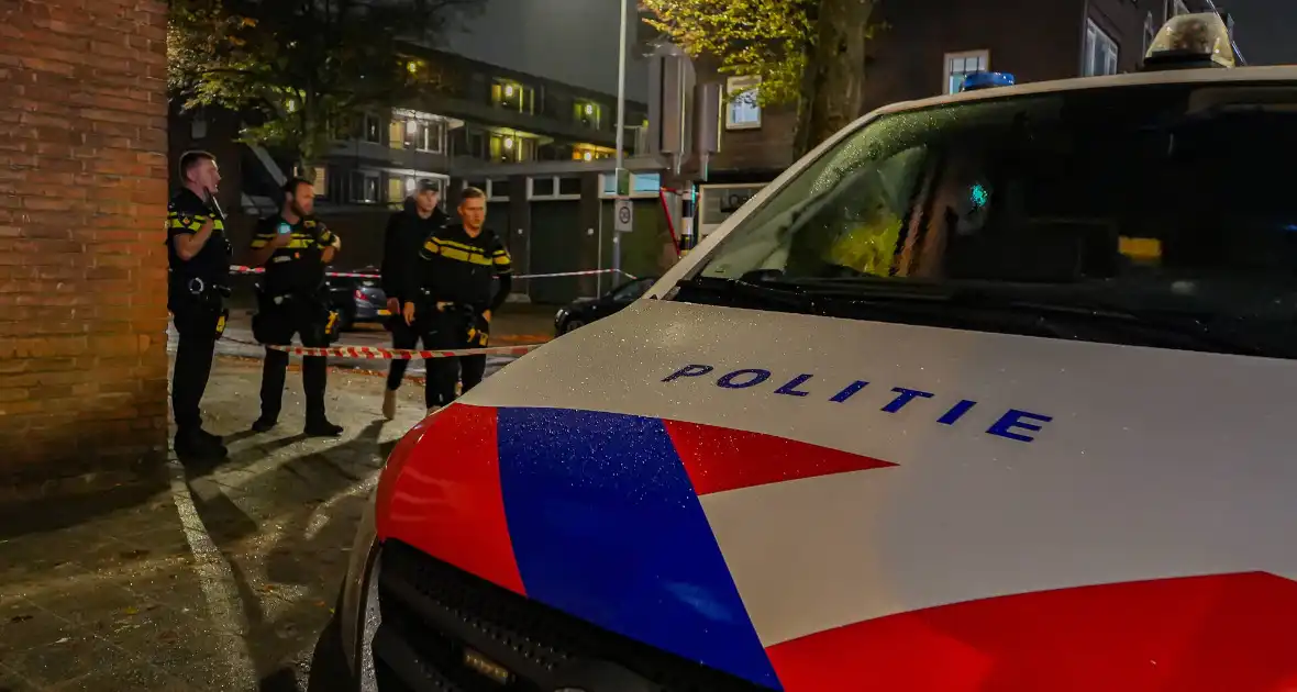 Zwaargewonden bij ernstige aanrijding tussen bestelbus en scooter - Foto 7