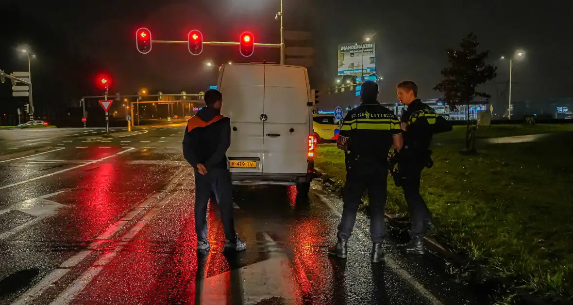 Fietser gewond aan gezicht na aanrijding - Foto 1