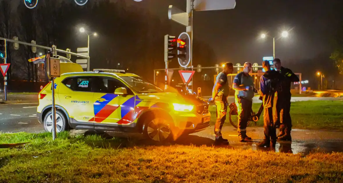 Fietser gewond aan gezicht na aanrijding - Foto 5