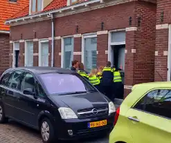 Bewoner probeert hulpdiensten te weren na brandmelding