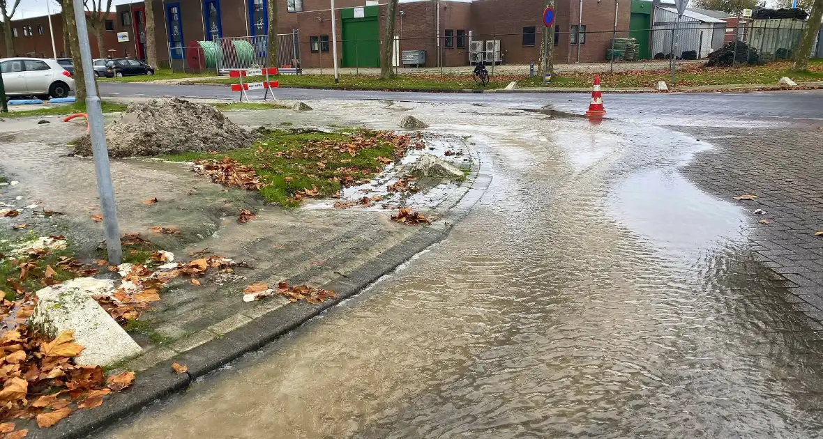 Waterlekkage zorgt voor overlast in de buurt